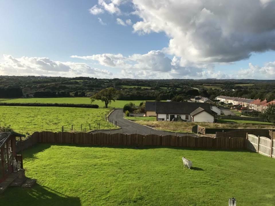 Villa Valley View / Gwel Y Cwm Ammanford Exterior foto